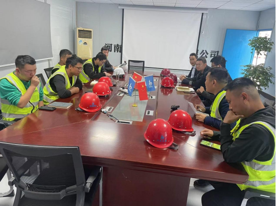 以演促練，防患未“燃”—苑陵西路小學(xué)項(xiàng)目部開(kāi)展消防安全應(yīng)急演練!